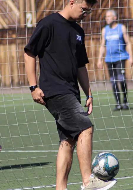 Я Влад, 29, знакомлюсь без обязательств в Омске