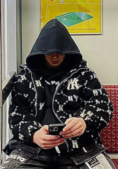 Я Platonnnnn, 20, из Майкопа, ищу знакомства на одну ночь