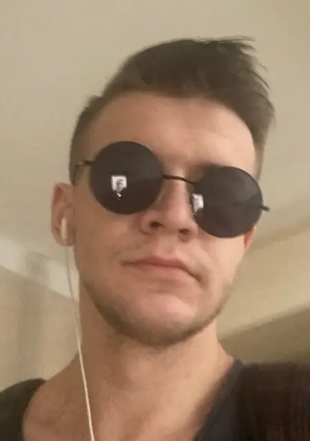 Я Семен, 25, из Перми, ищу знакомства на одну ночь