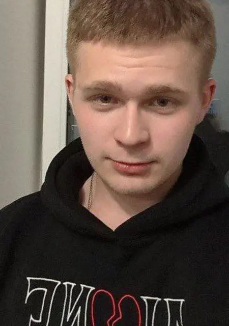 Я Кирилл, 20, из Новосибирска, ищу знакомства без обязательств