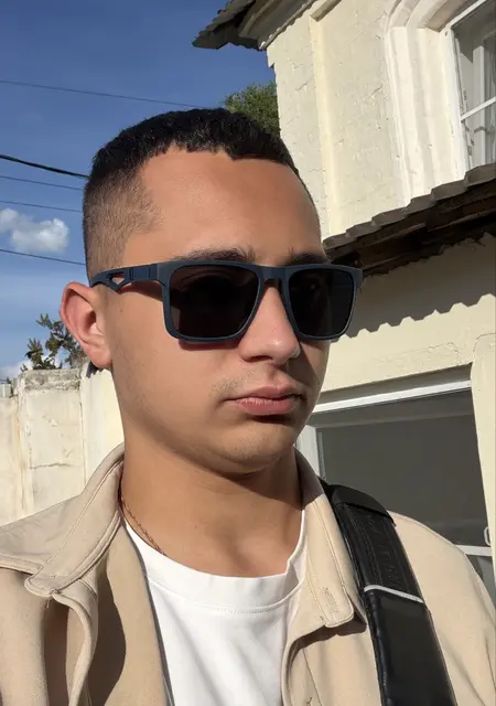 Я Egor, 26, из Старого Оскола, ищу знакомства на одну ночь