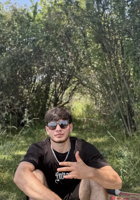 Я Хади, 40, из Омска, ищу знакомства без обязательств