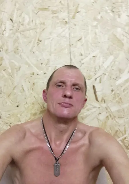 Слава из Казани, ищу на сайте открытые отношения