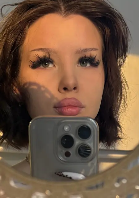 Диана из Добрянки, мне 18, познакомлюсь без обязательств