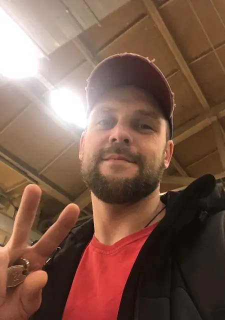 Александр из Чехова, мне 34, познакомлюсь без обязательств