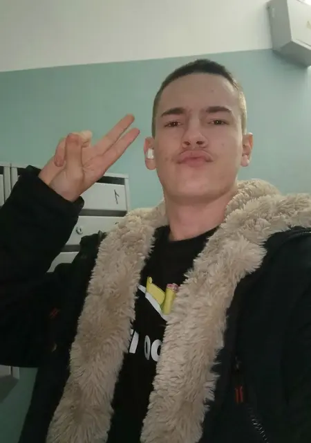 Я Сергей, 18, знакомлюсь без обязательств в Сортавале