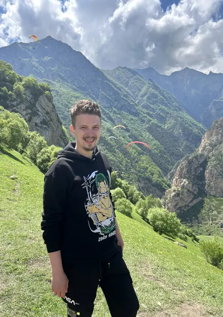 Я Basil, 27, из Майкопа, ищу знакомство для общения