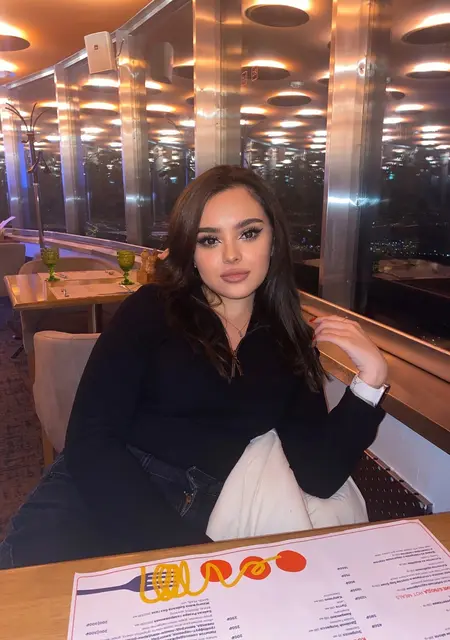 Анжелина из Тюмени, ищу на сайте общение