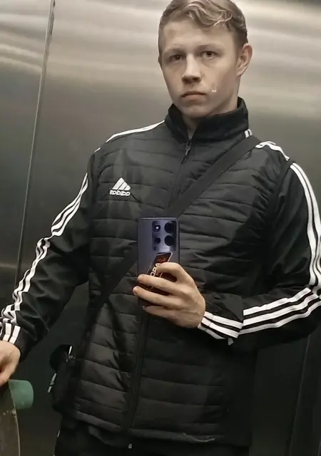 Я Данил, 18, из Перми, ищу знакомства без обязательств