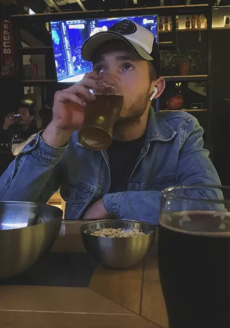 Денис из Крымска, мне 26, познакомлюсь для общения