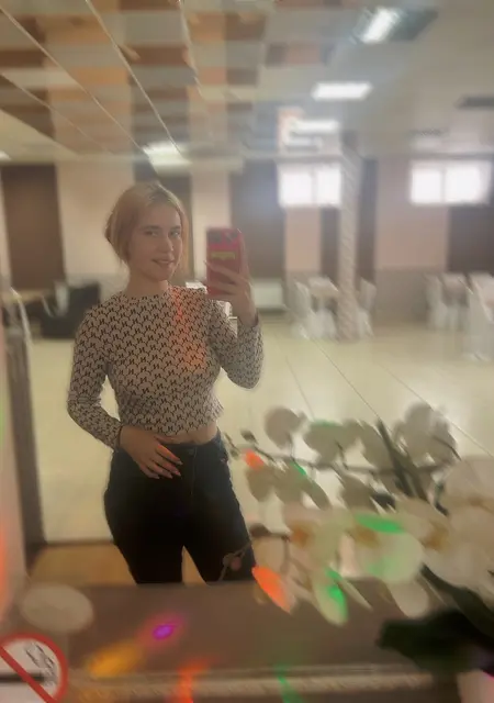 Я Дарина, 20, из Уссурийска, ищу знакомство для постоянных отношений