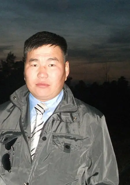 Зорик из Улан-Удэ, мне 46, познакомлюсь для общения