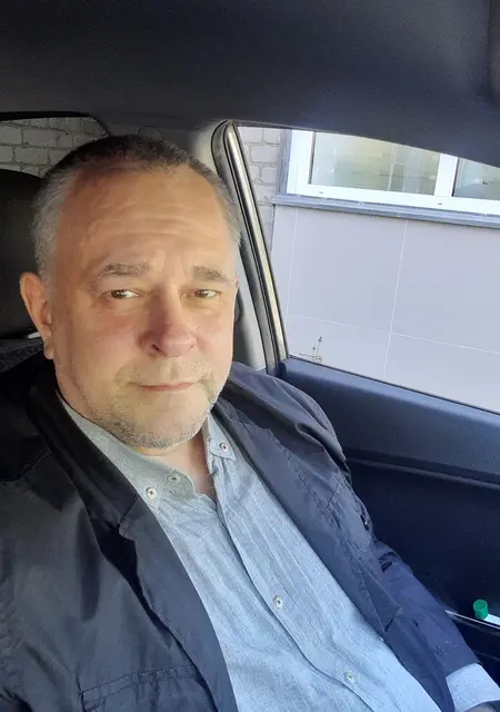 Влад из Казани, мне 50, познакомлюсь для открытые отношения