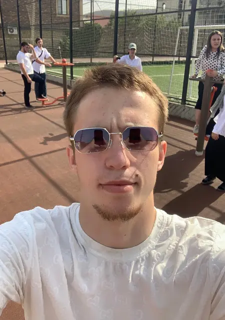 Я Магомед, 18, знакомлюсь для открытые отношения в Махачкале