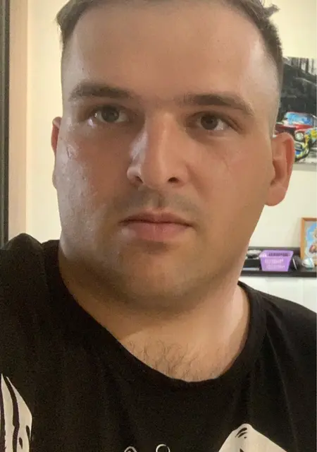 Михаил из Хабаровска, мне 30, познакомлюсь для открытые отношения