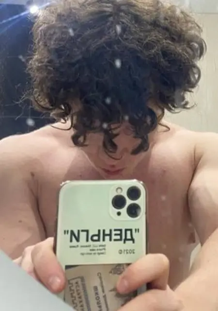 Даня из Астрахани, мне 18, познакомлюсь для вирта