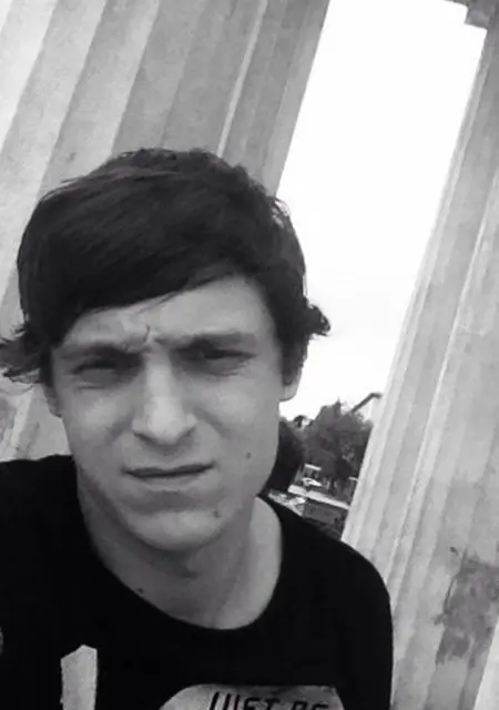 Я Арсен, 27, знакомлюсь без обязательств в Астрахани