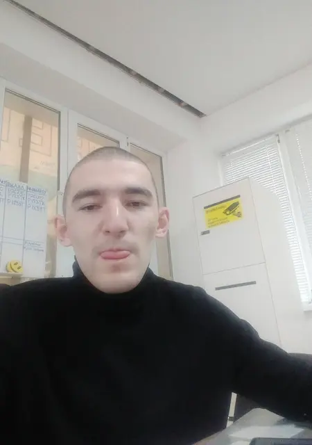 Лысый из Каспийска, ищу на сайте знакомства на одну ночь