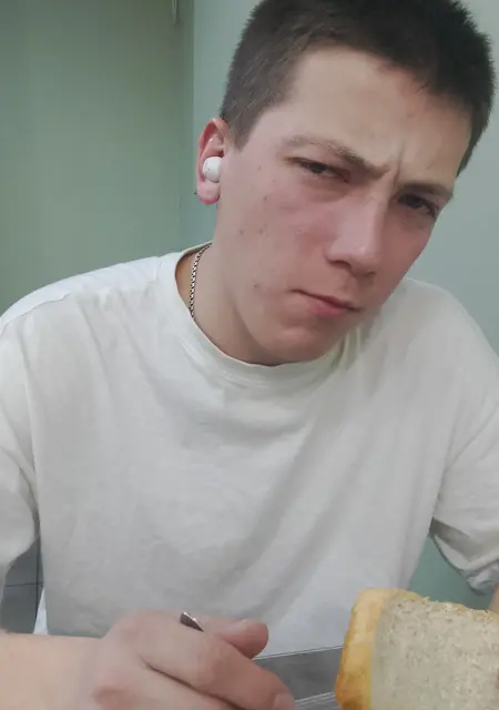 Дмитрий из Москвы, мне 19, познакомлюсь для общения