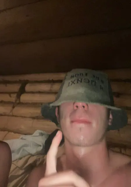 Я Егор, 18, из Уфы, ищу знакомство для вирта