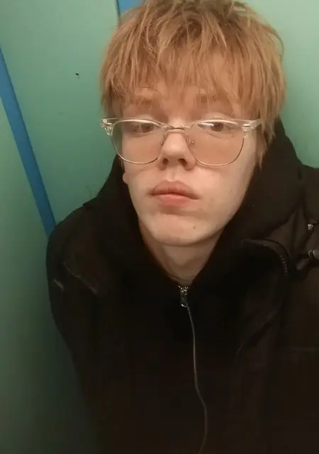 Я Павел, 20, из Москвы, ищу знакомство для постоянных отношений