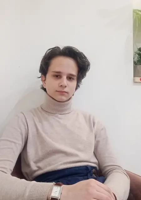 Я Арсений, 18, из Брянска, ищу знакомства на одну ночь