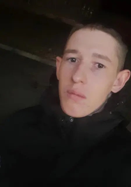 Я Михаил, 20, из Боброва, ищу знакомство для постоянных отношений
