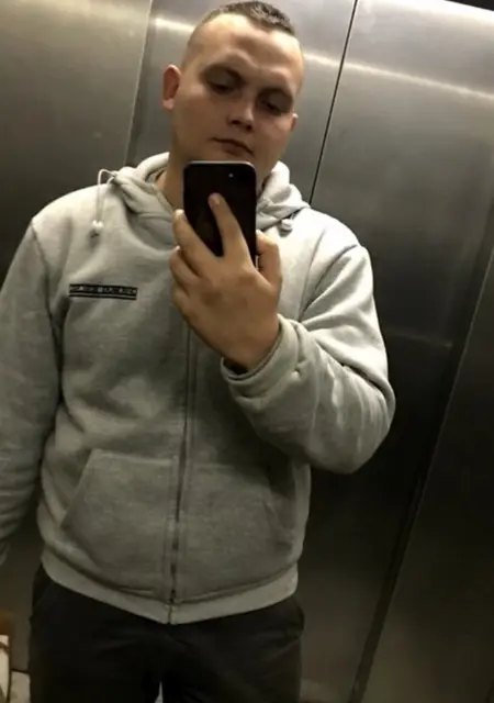 Я Кирилл, 29, из Архангельска, ищу знакомства без обязательств