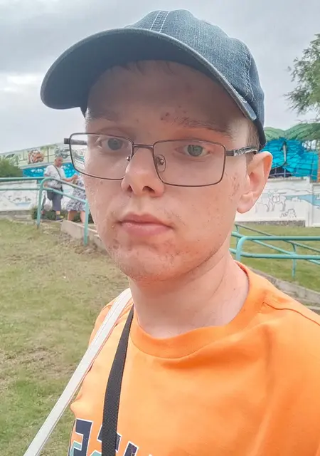 Я Владислав, 18, знакомлюсь без обязательств в Новосибирске