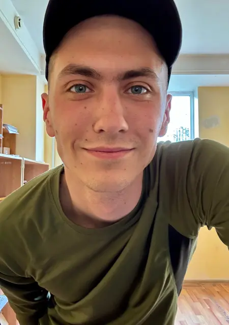 Я Рома, 22, из Новороссийска, ищу знакомство для приятного времяпровождения