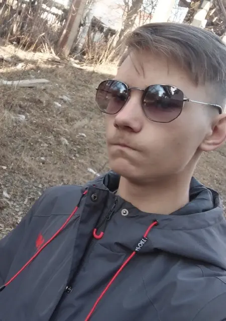 Егор из Уфы, мне 21, познакомлюсь без обязательств