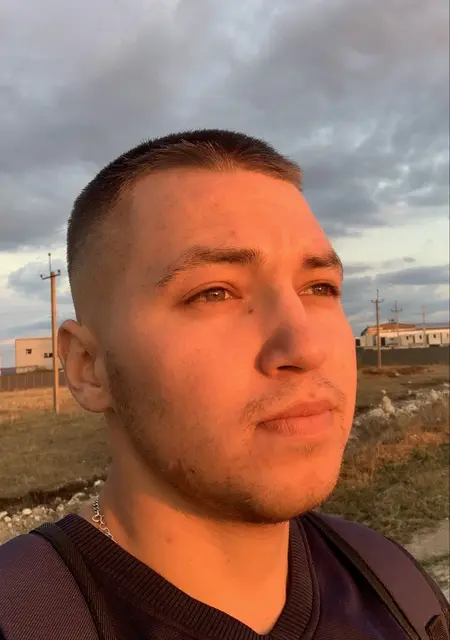 Я Илья, 24, знакомлюсь для совместных путешествий в Симферополе