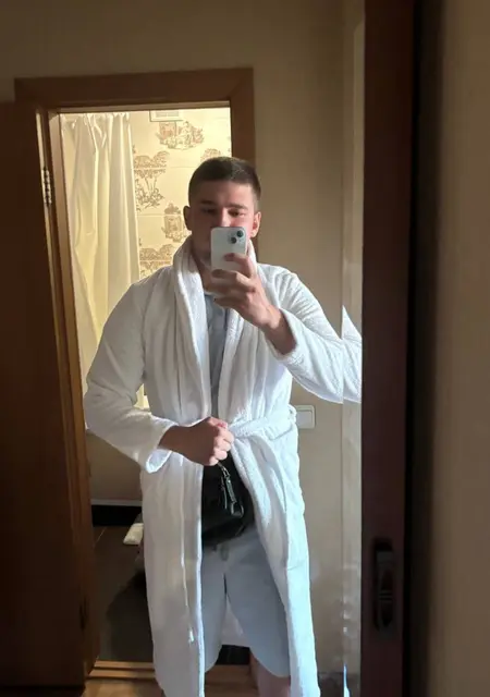 Я Кирилл, 25, из Хабаровска, ищу знакомства без обязательств