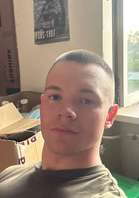 Даня из Тюмени, мне 21, познакомлюсь на одну ночь