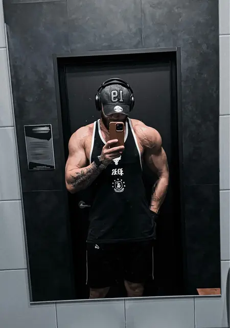 Я Anton, 30, из Люберец, ищу знакомства без обязательств