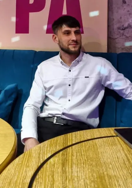 Я Андрей, 33, из Москвы, ищу знакомство для постоянных отношений