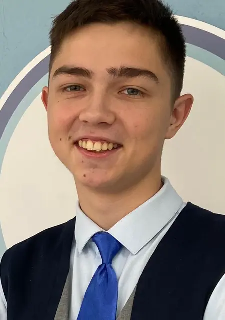 Я Кирилл, 19, из Иванова, ищу знакомства без обязательств