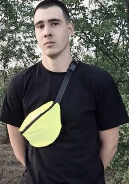 Константин из Донецка, мне 20, познакомлюсь на одну ночь