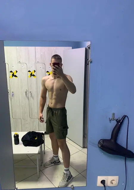 Матвей из Волгограда, мне 19, познакомлюсь для открытые отношения