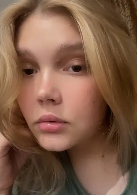 Я Мари, 21, из Санкт-Петербурга, ищу знакомство для общения