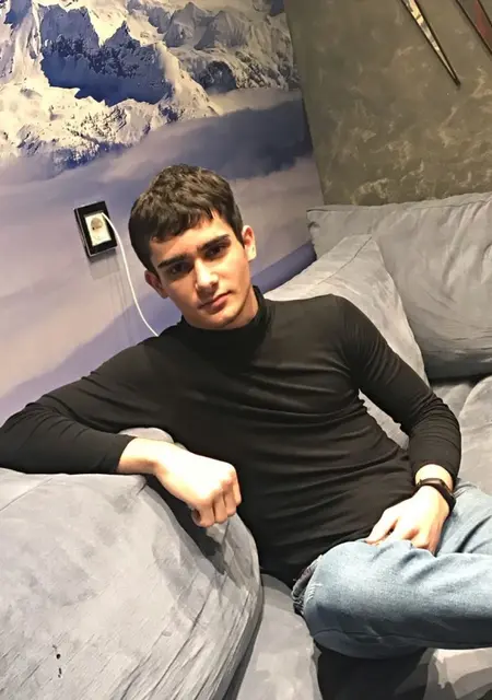 Денис из Березников, ищу на сайте знакомства на одну ночь