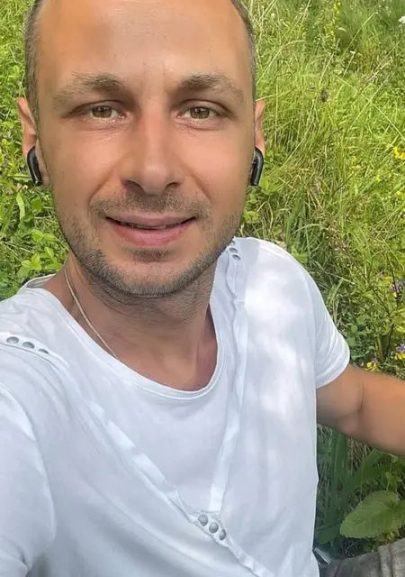 Я Дмитрий, 38, знакомлюсь для открытые отношения в Москве