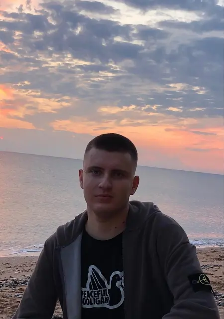 Сергей из Керчи, мне 18, познакомлюсь для совместных путешествий