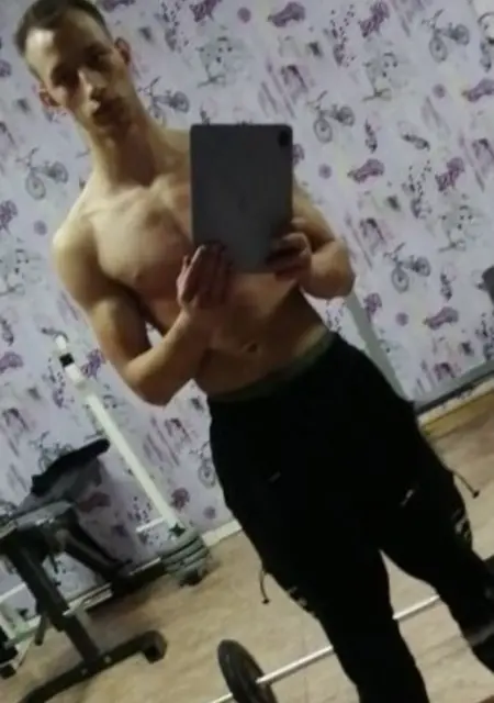 Слава из Иркутска, мне 18, познакомлюсь без обязательств