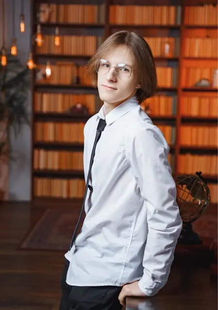 Я Ваня, 18, из Томска, ищу знакомства без обязательств