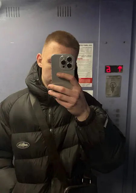 Я Матвей, 19, из Соликамска, ищу знакомства без обязательств