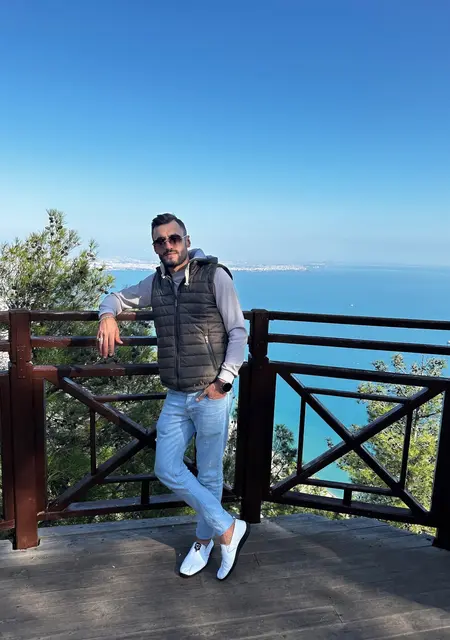 Я Эмиль, 28, знакомлюсь для открытые отношения в Пензе