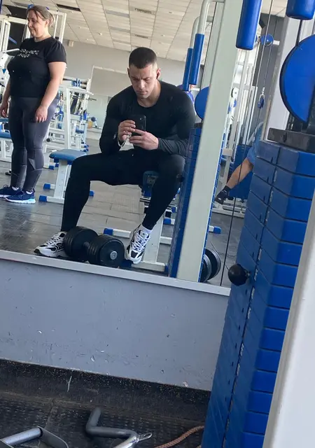 Я Джексон, 26, из Магнитогорска, ищу знакомства без обязательств