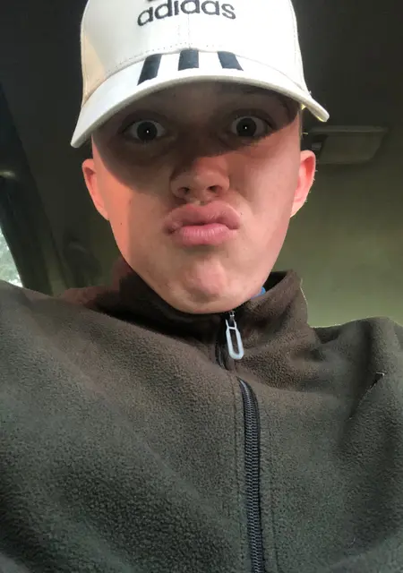 Денис из Братска, мне 21, познакомлюсь на одну ночь