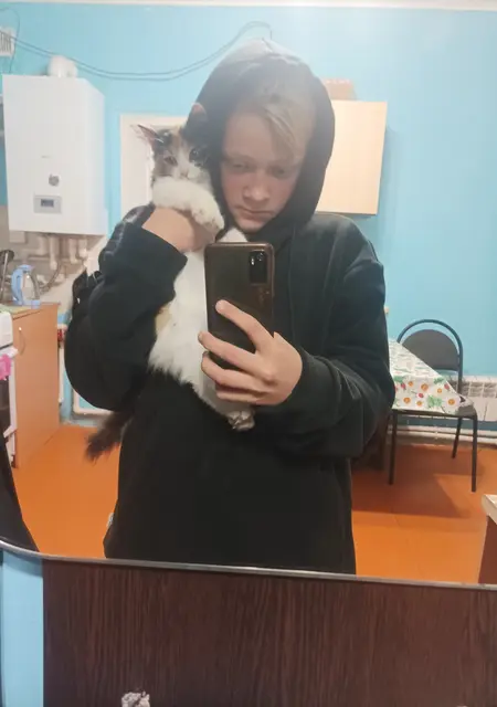 Я Саня, 20, из Йошкар-Олы, ищу знакомства без обязательств